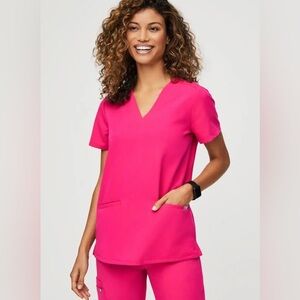 FIGS SCRUB TOP